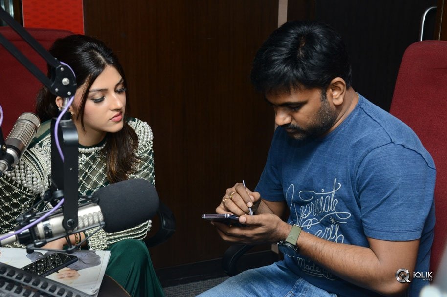 Mahanubhavudu-Movie-Team-At-Radio-City